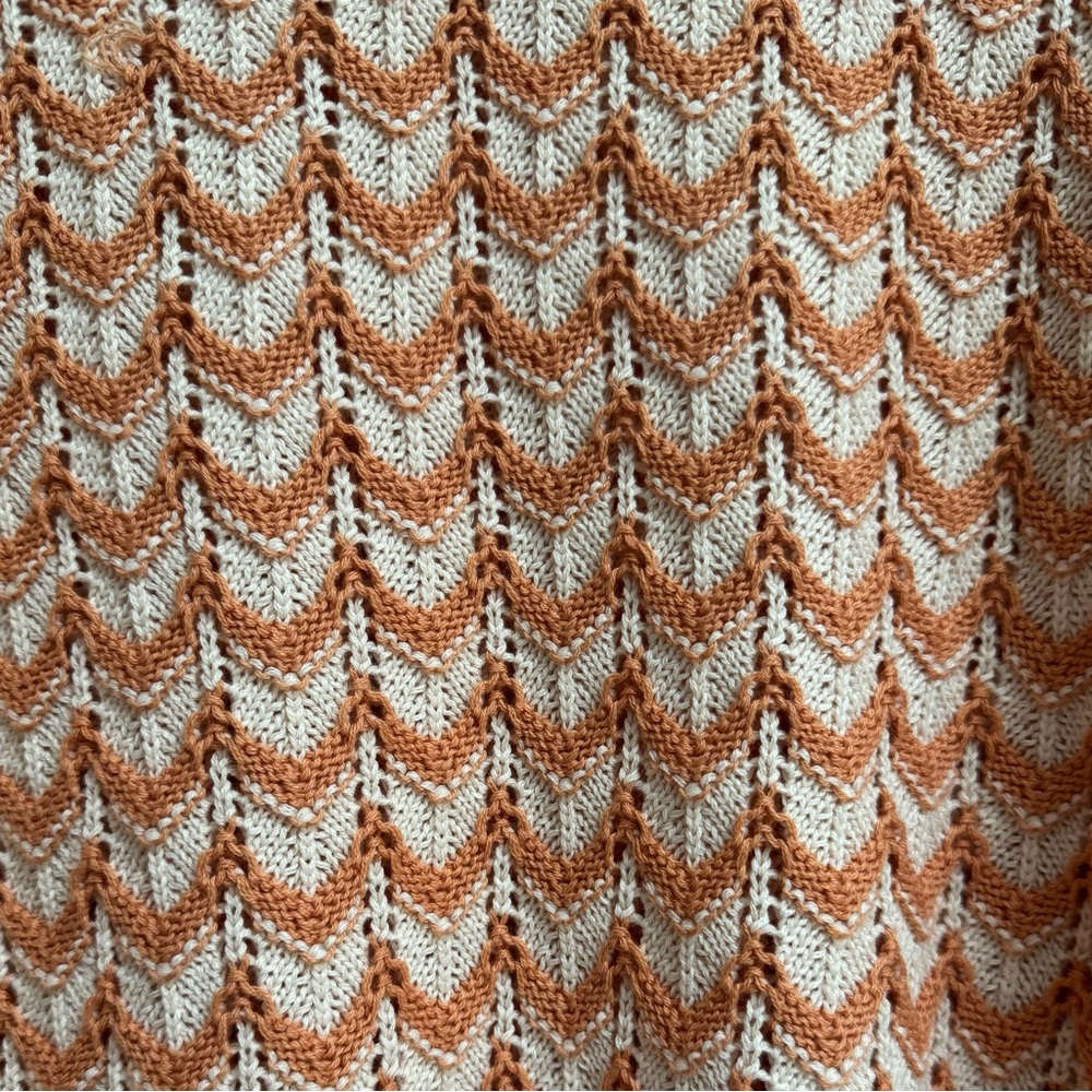 NWT Hem & Thread Orange and Light Pink Zigzag Sweater Size Medium - Picture 3 of 7